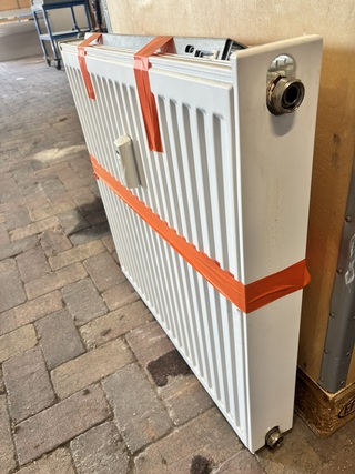 Paneelradiator met geïntegreerde thermostaatkraan, Brugman Kompakt-4,